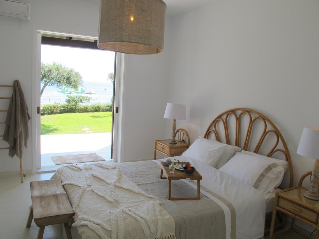 Seafront Calista Beach House With Garden Glyfada  Buitenkant foto
