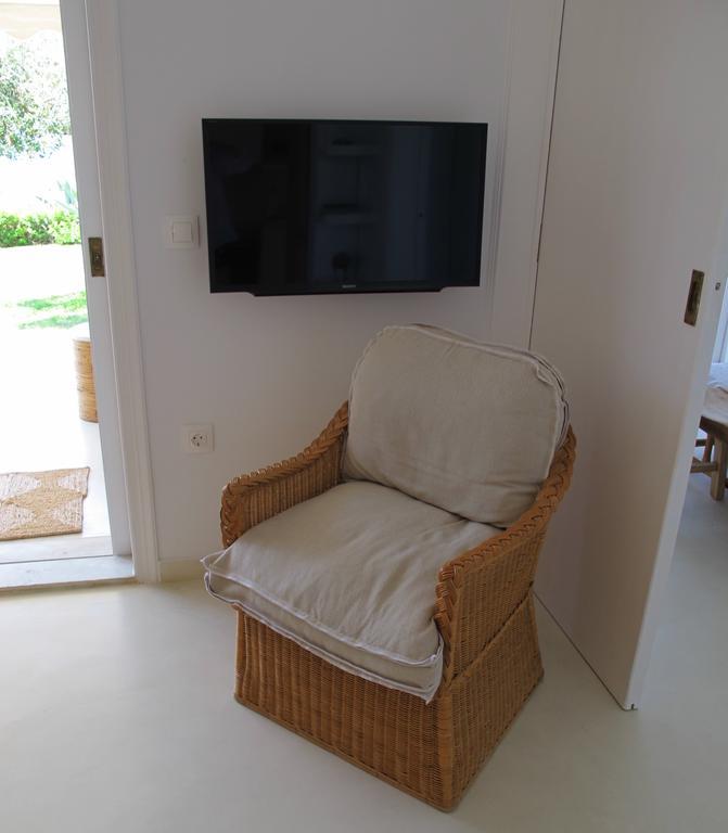 Seafront Calista Beach House With Garden Glyfada  Buitenkant foto