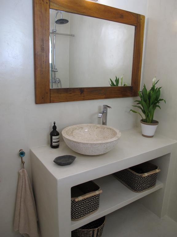 Seafront Calista Beach House With Garden Glyfada  Buitenkant foto