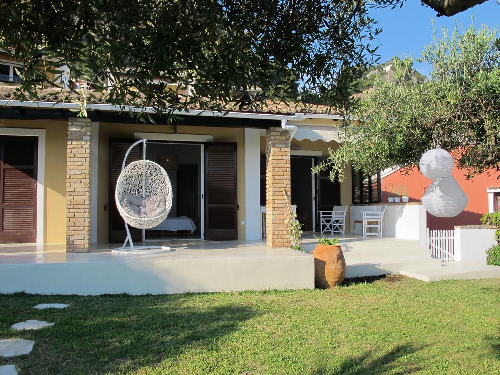 Seafront Calista Beach House With Garden Glyfada  Buitenkant foto