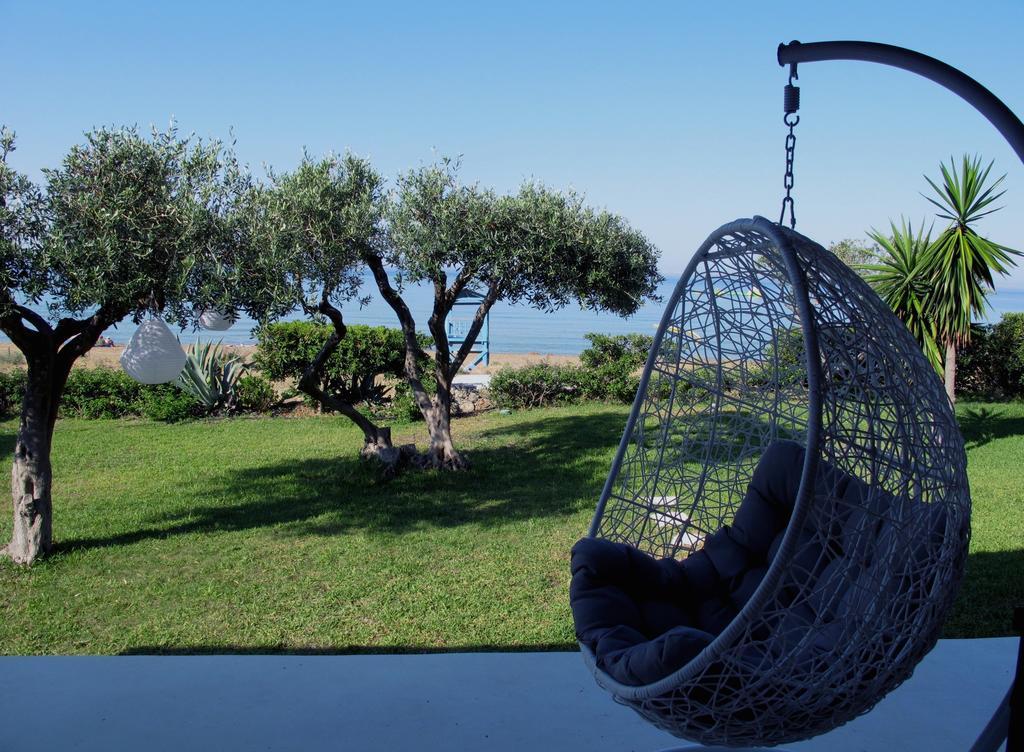 Seafront Calista Beach House With Garden Glyfada  Buitenkant foto