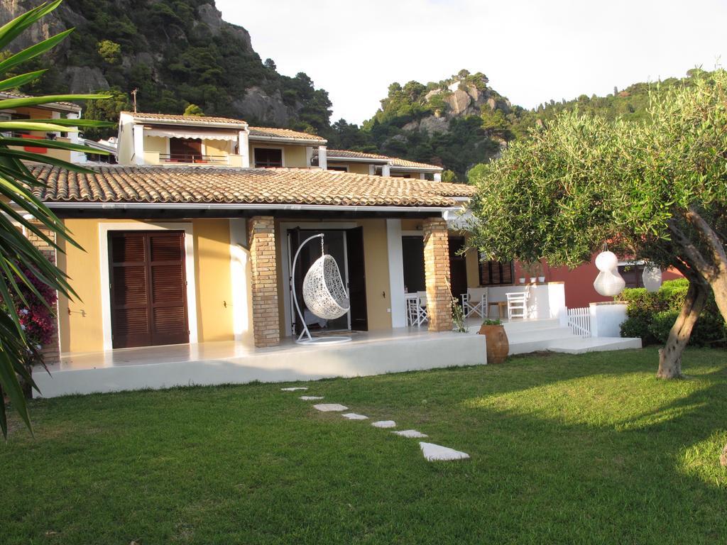 Seafront Calista Beach House With Garden Glyfada  Buitenkant foto