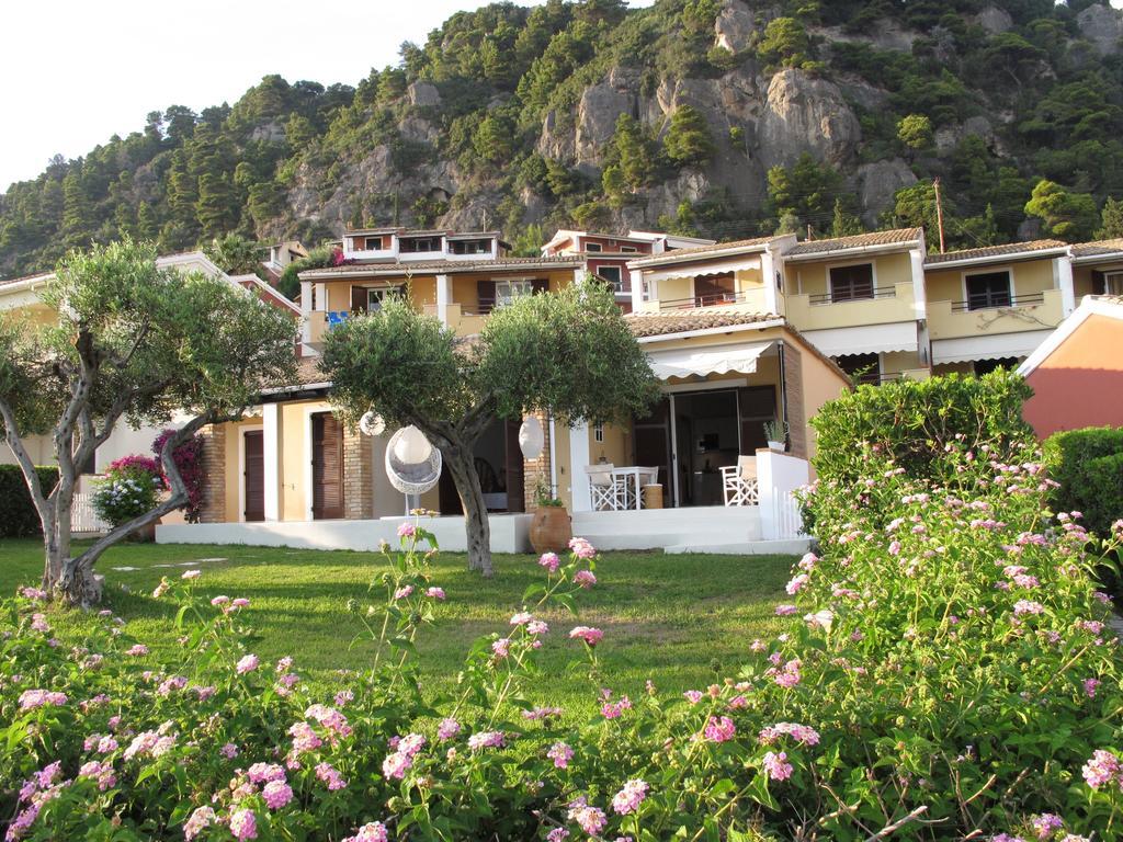 Seafront Calista Beach House With Garden Glyfada  Buitenkant foto
