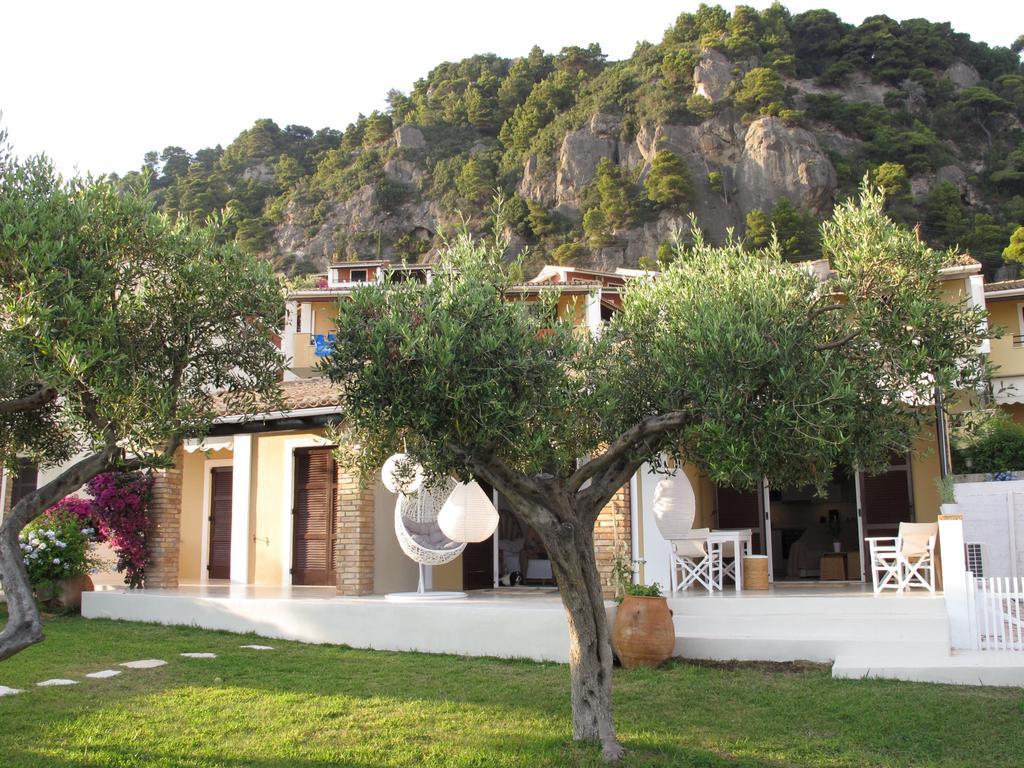 Seafront Calista Beach House With Garden Glyfada  Buitenkant foto