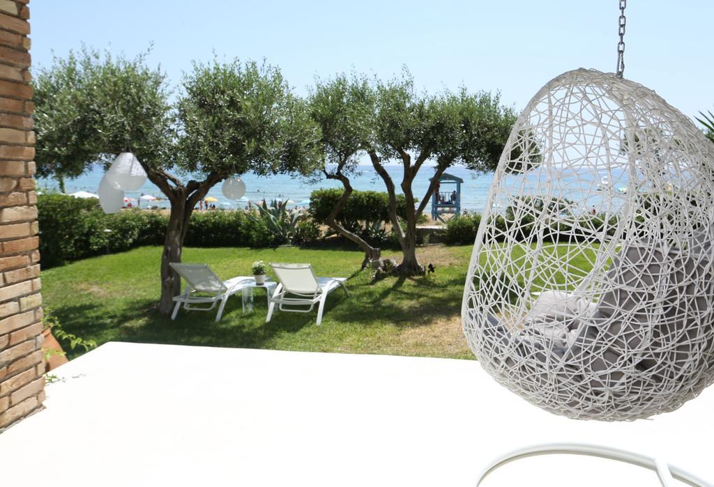 Seafront Calista Beach House With Garden Glyfada  Buitenkant foto
