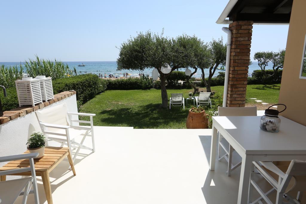 Seafront Calista Beach House With Garden Glyfada  Buitenkant foto