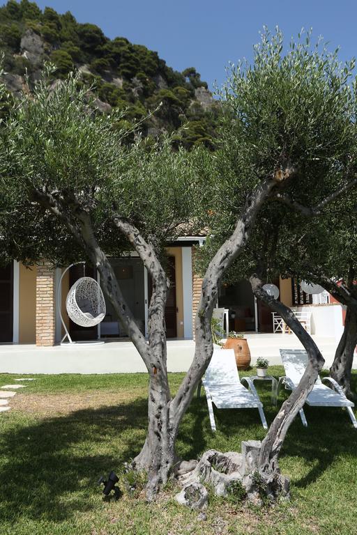 Seafront Calista Beach House With Garden Glyfada  Buitenkant foto