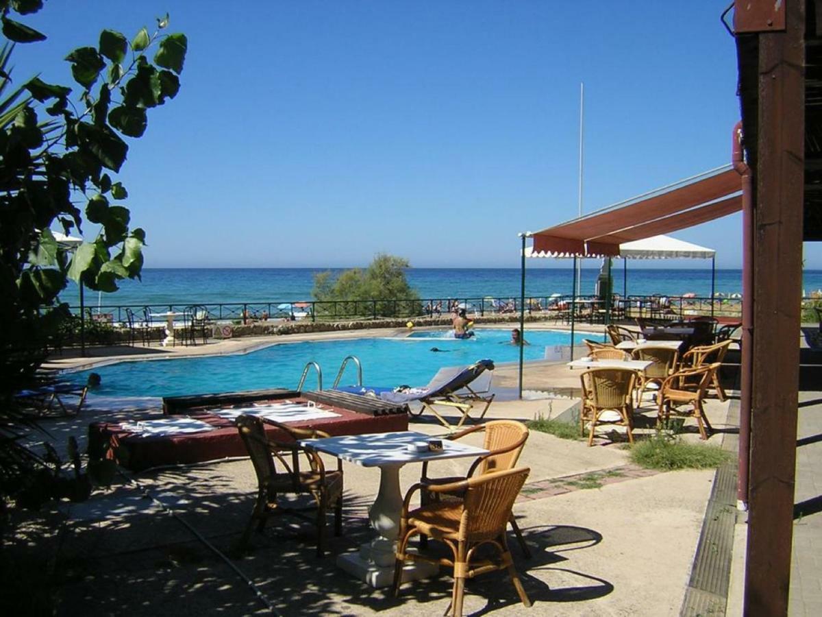 Seafront Calista Beach House With Garden Glyfada  Buitenkant foto